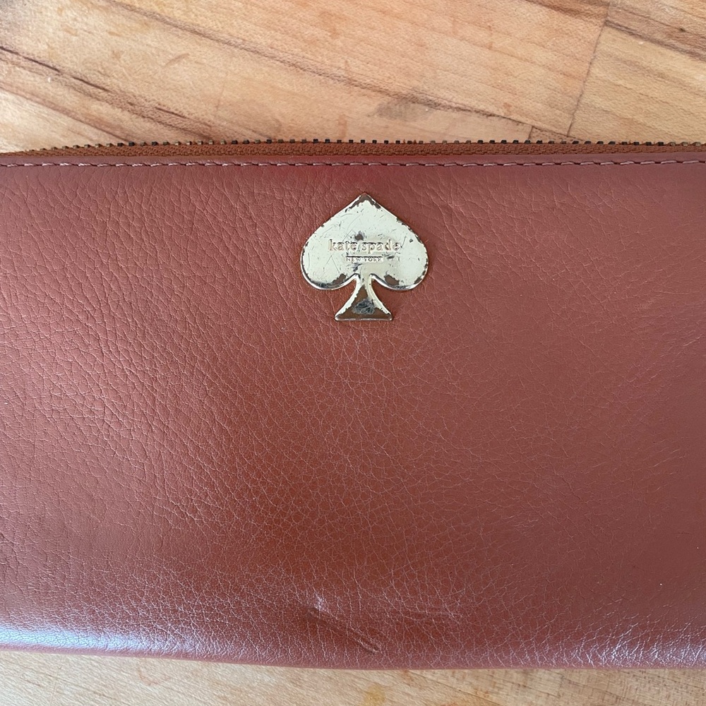 Kate Spade Leroy Street Saddle Brown Wallet $198 - Picture 2 of 5